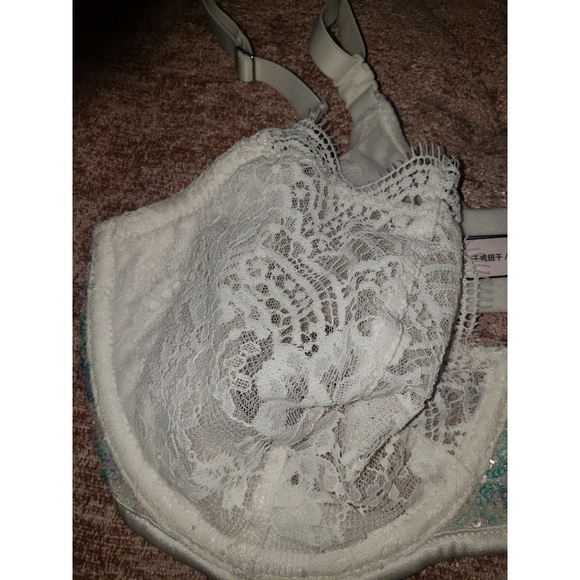 Victoria's Secret Dream Angels Gorgeous Bra - Picture 5 of 10
